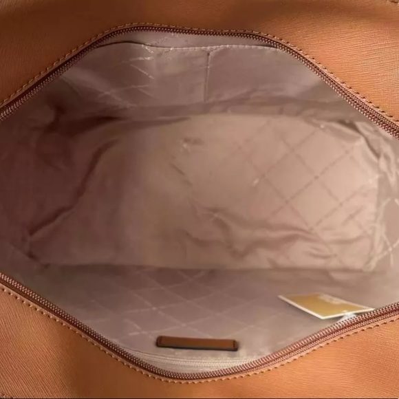 Bundle💕NWT Michael Kors Large Tote+ Wallet - Picture 8 of 10